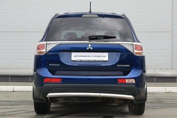 Mitsubishi Outlander, III